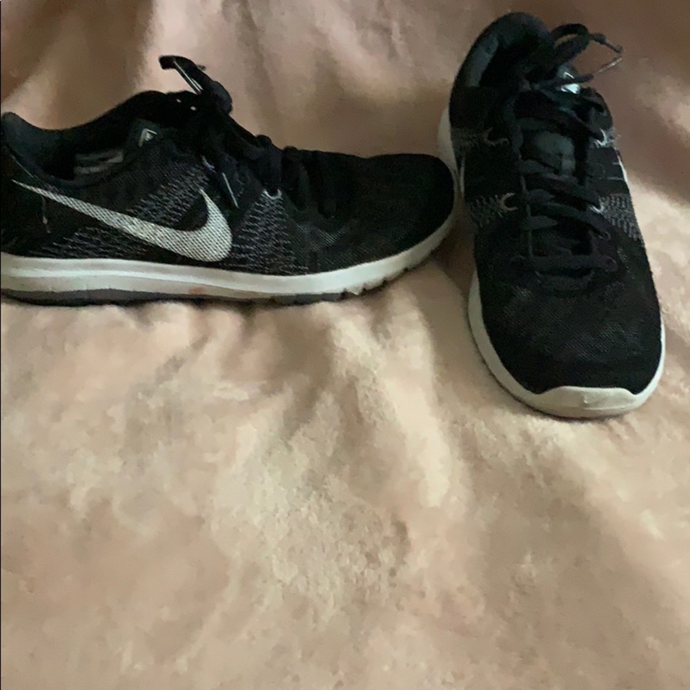 Black/White Nike’s